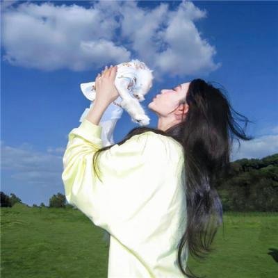 红色八爪女海报